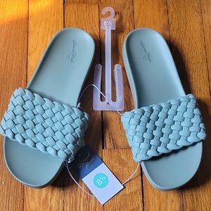 Universal Thread Blue Woven Slides